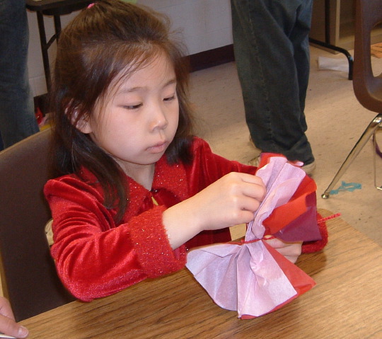 zmakingpaperflower7.jpg